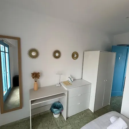 Guest house La Marina Ch *